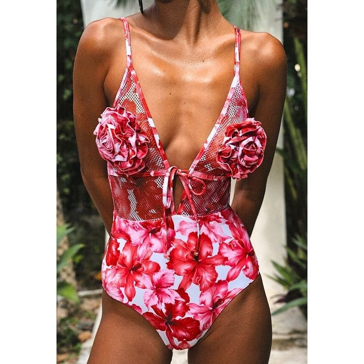 Close fitting fashionable design one-piece swimsuit