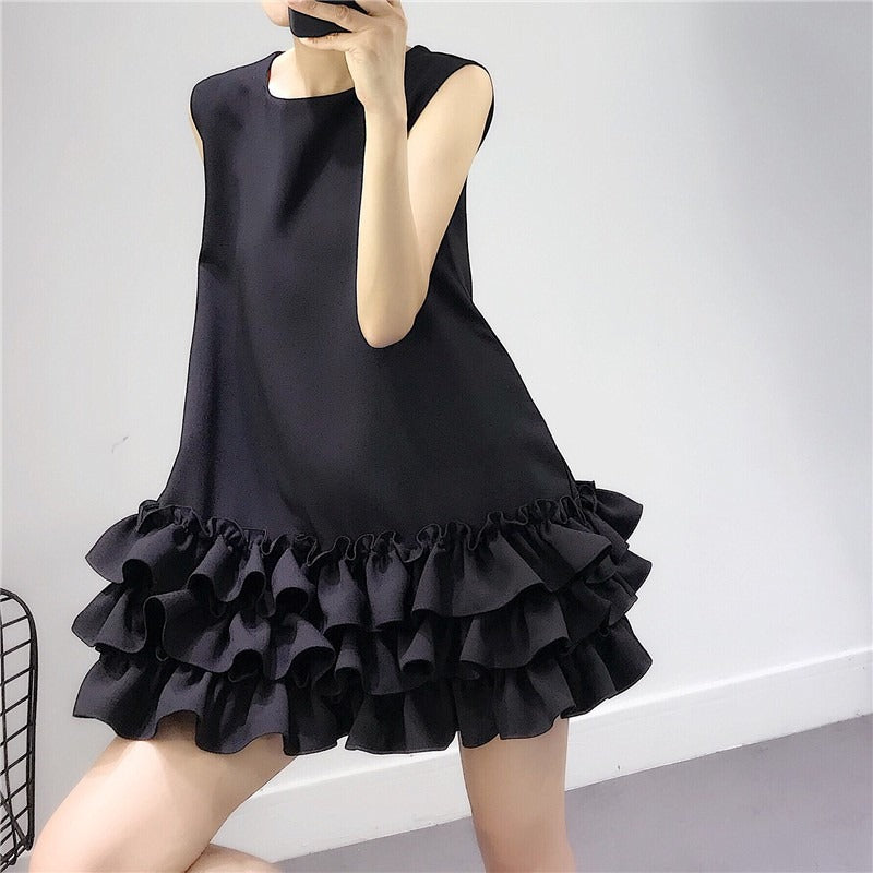 Hepburn style small black dress ruffle edge skirt